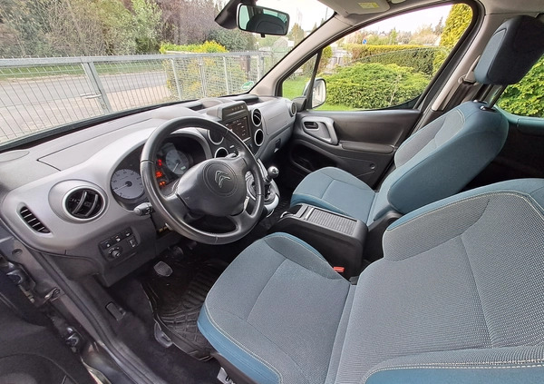 Citroen Berlingo cena 36900 przebieg: 121484, rok produkcji 2017 z Poznań małe 277